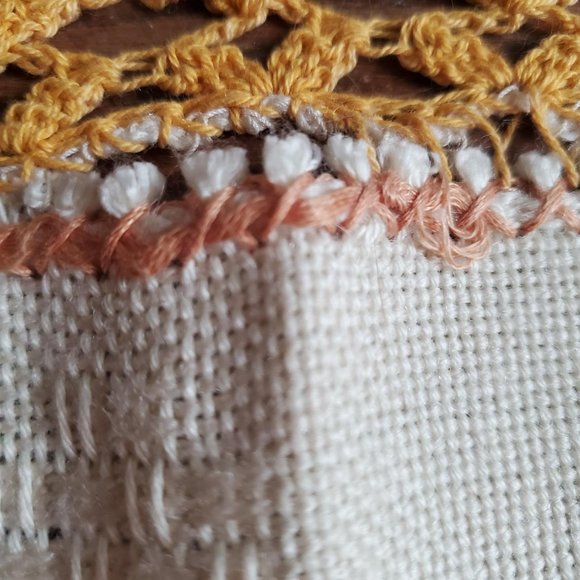 Square Tablecloth - Picture 4 of 4